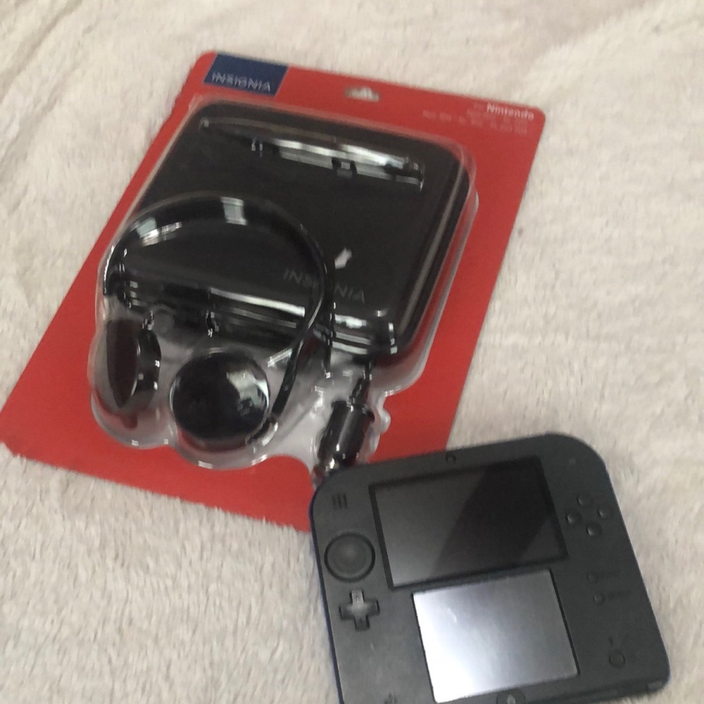 Nintendo 2DS bundle